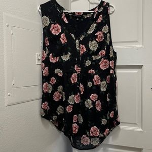 Size 1 Torrid tank with tie waist.